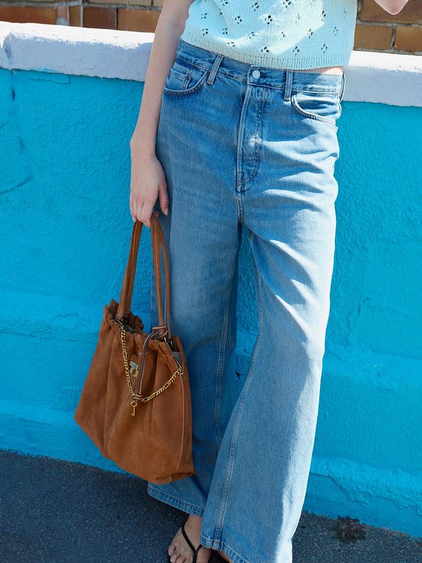 Elodie Tee i Line