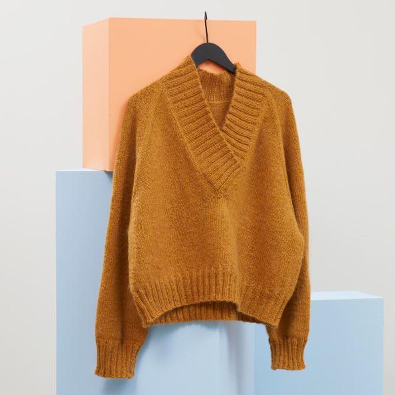 429-3 Niki V-halsgenser oppskrift