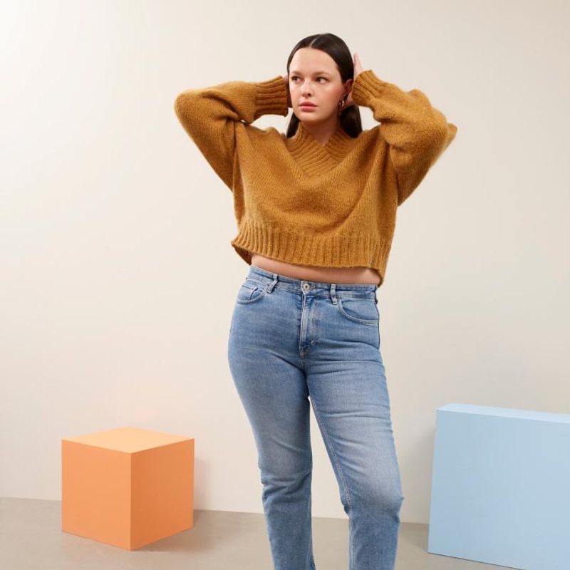 429-3 Niki V-halsgenser oppskrift